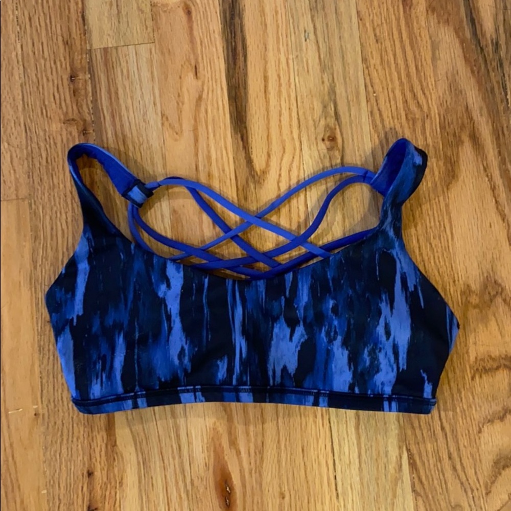 Lululemon sports bra